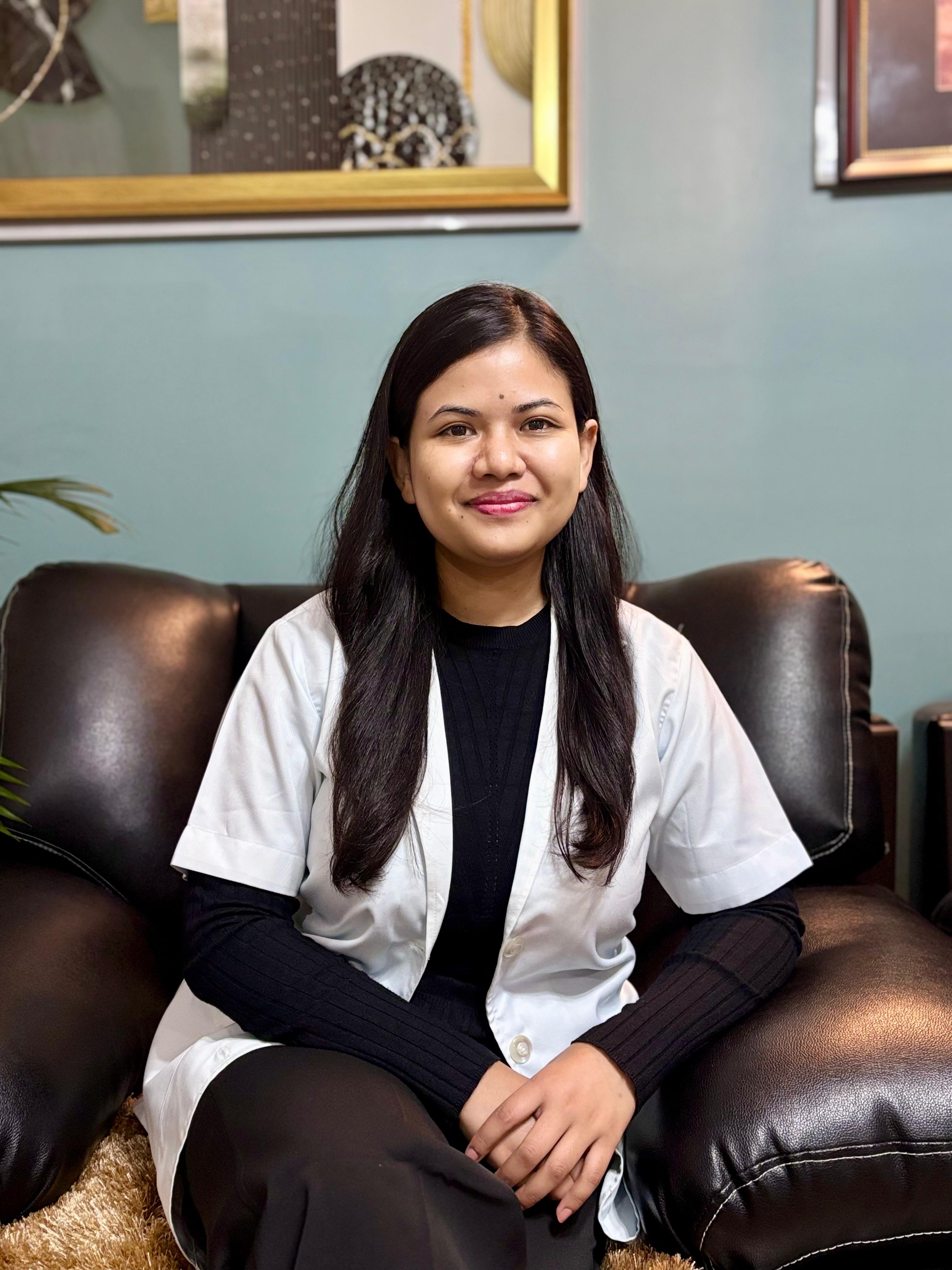 Dr. Mayakiru Pakyntein - Conservative & Endodontics Specialist at Aura Dental & Aesthetic Clinic