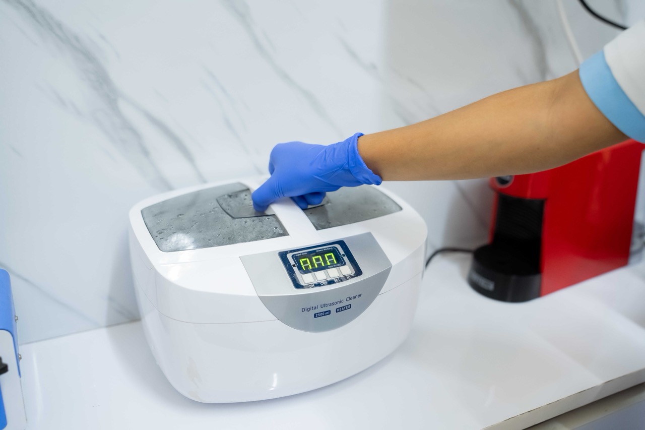 Advanced sterilization technology at Aura Dental & Aesthetic Clinic